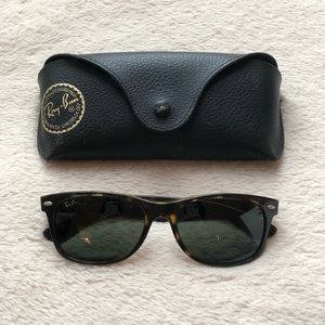 Ray-Ban wayfarer sunglasses